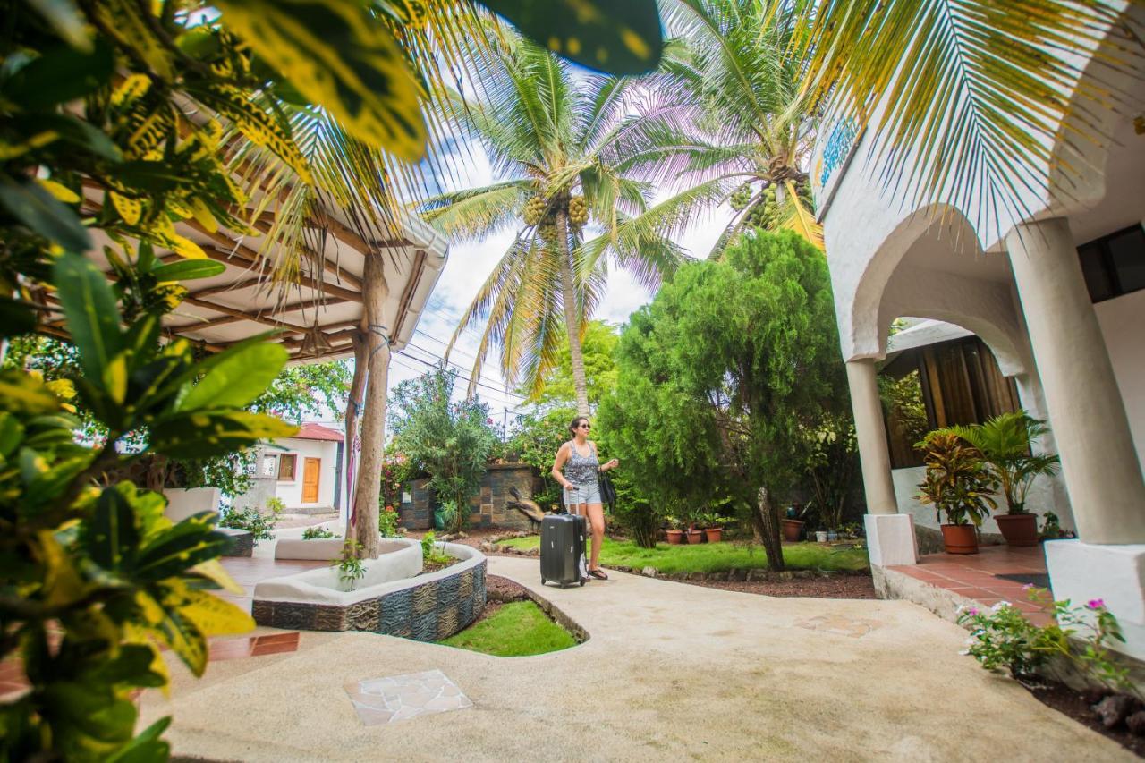 Hostal Suenos Silvestres Puerto Ayora  Exterior photo
