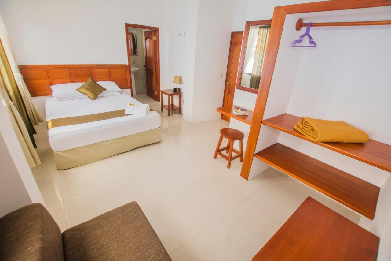 Hostal Suenos Silvestres Puerto Ayora  Exterior photo